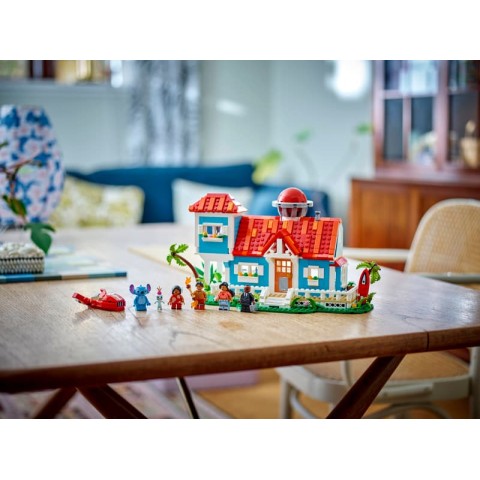 Конструктор LEGO Disney Classic Пляжний будинок Ліло і Стіч (43268)
