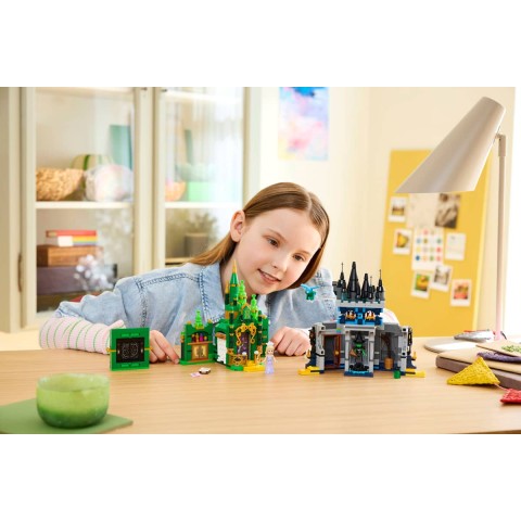 Конструктор LEGO Wicked Смарагдове місто та замок Кіамо-Ко (75689)